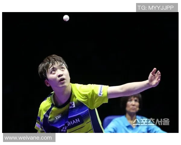 重庆篮球队在世界锦标赛积分榜上以61分稳居第一名展现强劲实力